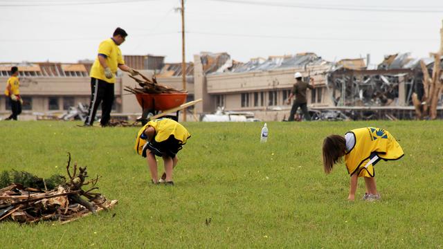 Moore Okla kids in field