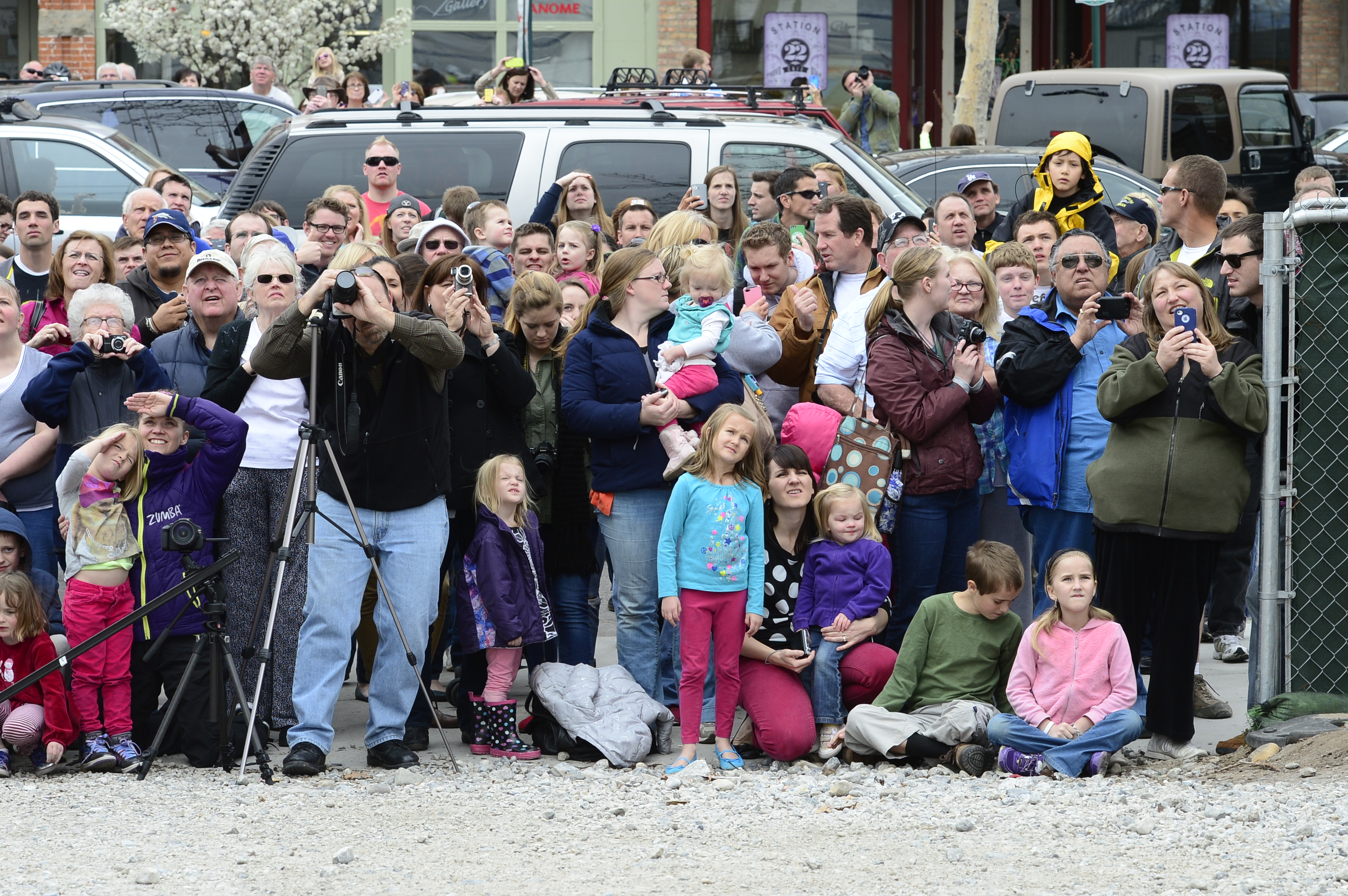 Provo Moroni crowd2